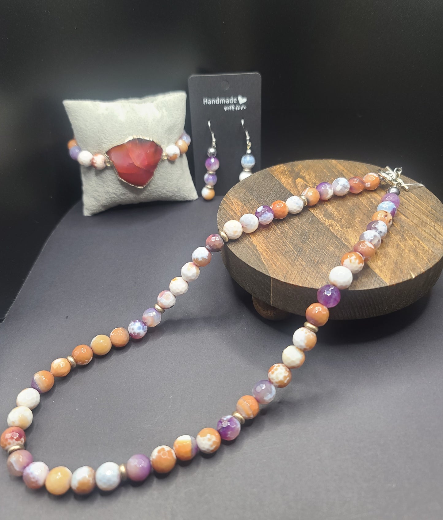 Agate Necklace with matching Earrings and Stretch Bracelet