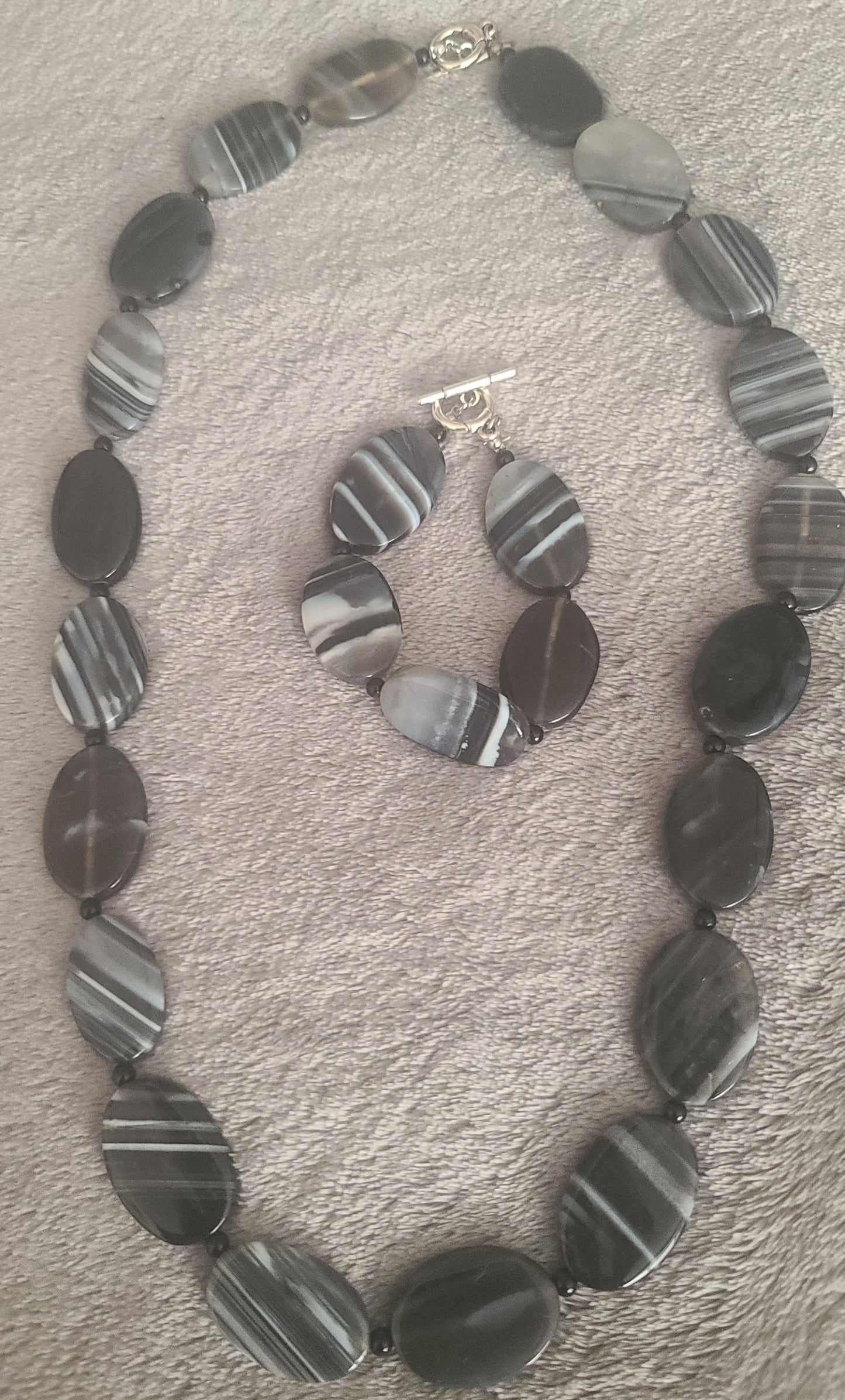 Black and White Agate Necklace with Matching Bracelet`