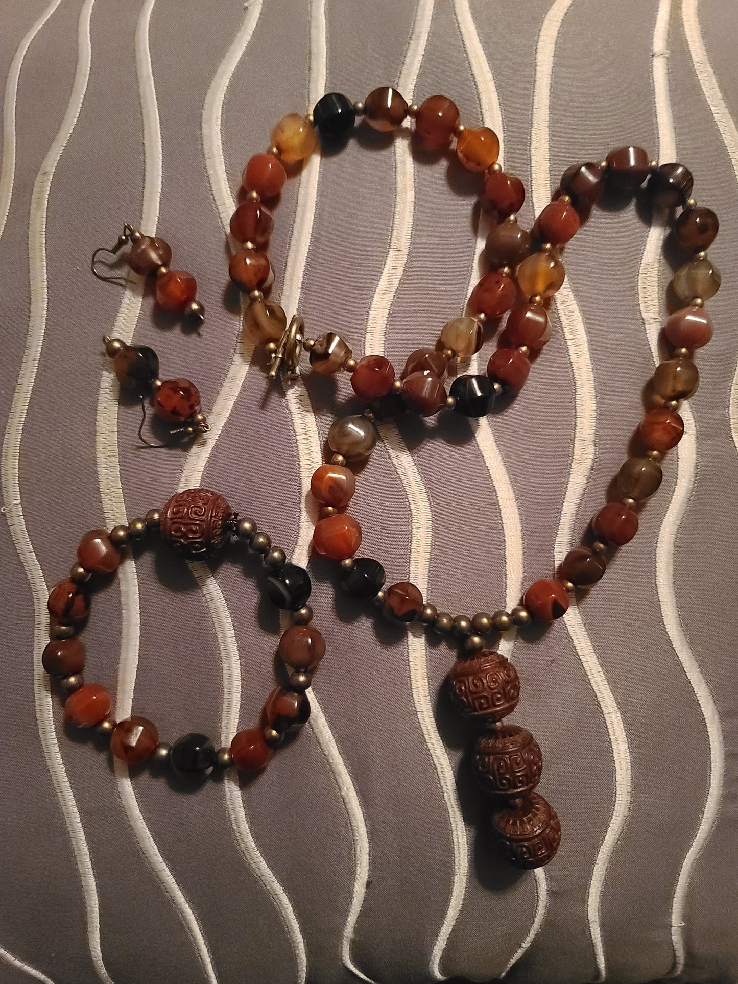 Agate Necklace with Matching Earrings and Pendant