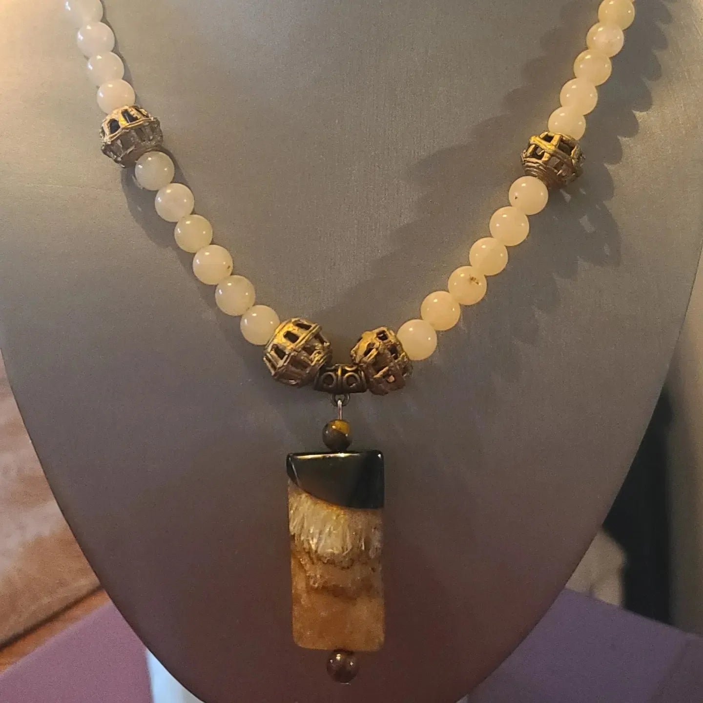 Cream-colored Jade Beaded Necklace with Multi-colored Pendant